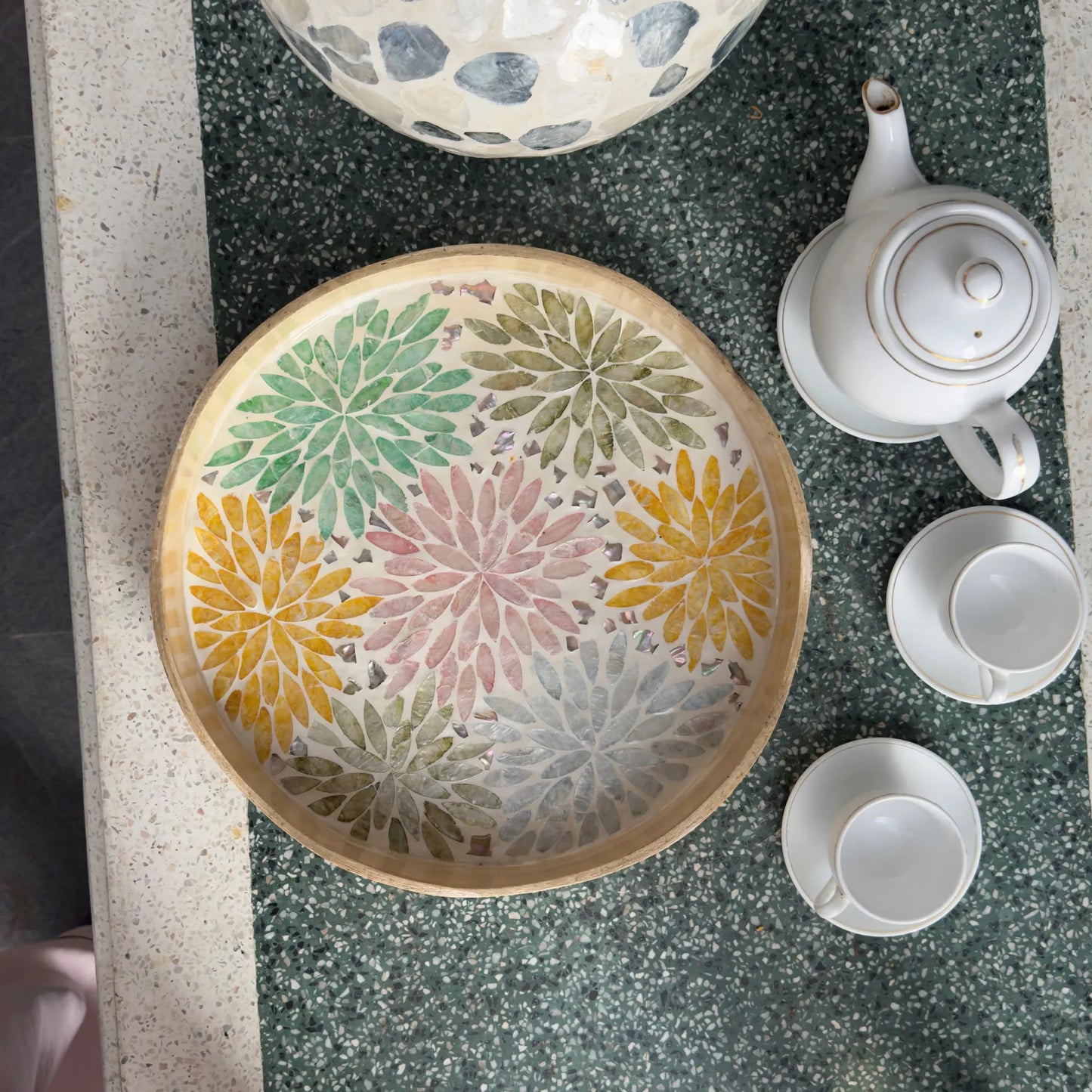 Handmade Mother of Pearl Round Tray – Floral Shell Inlay Decor